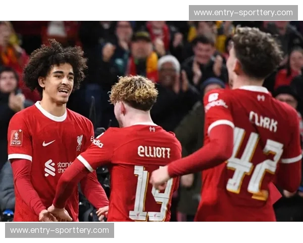 红军铁血对抗圣徒赞歌：利物浦vs南安普顿，绿茵场上的信仰交锋与战术博弈